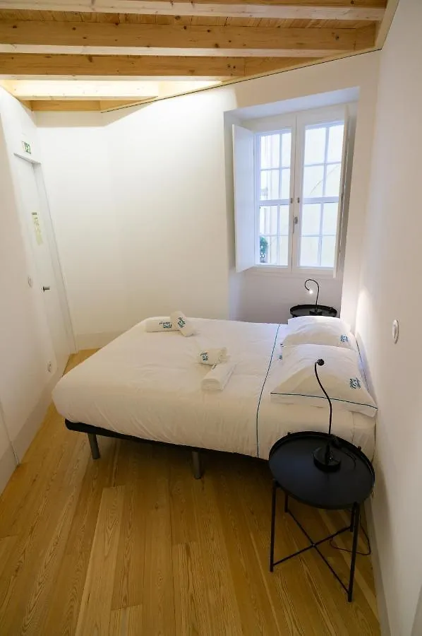 Change The World Hostels - Coimbra - Almedina 0*,